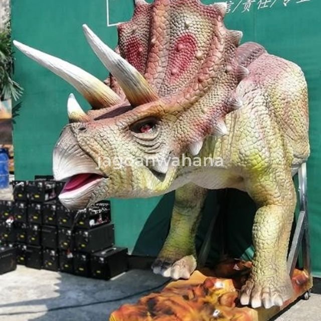 Triceratops Head Animatronic